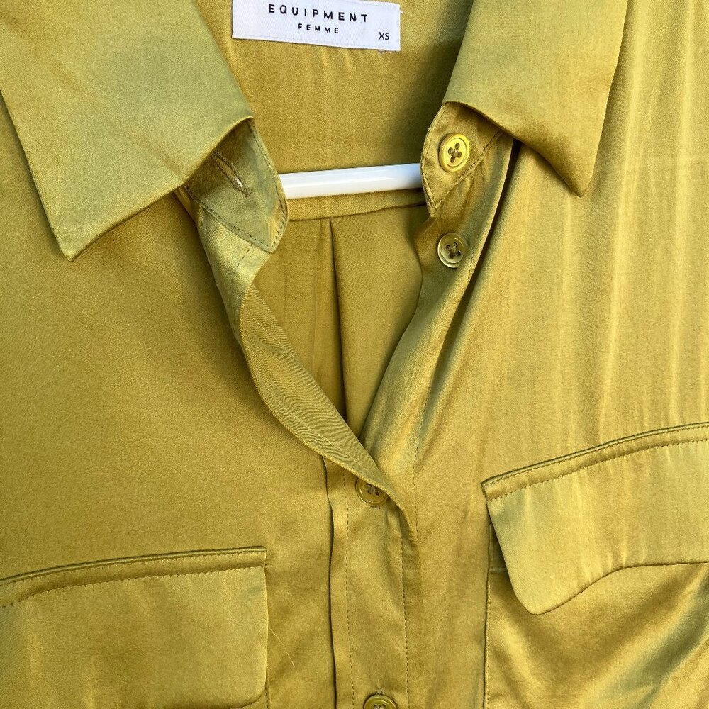 NWT Equipment silk shirt Size XS